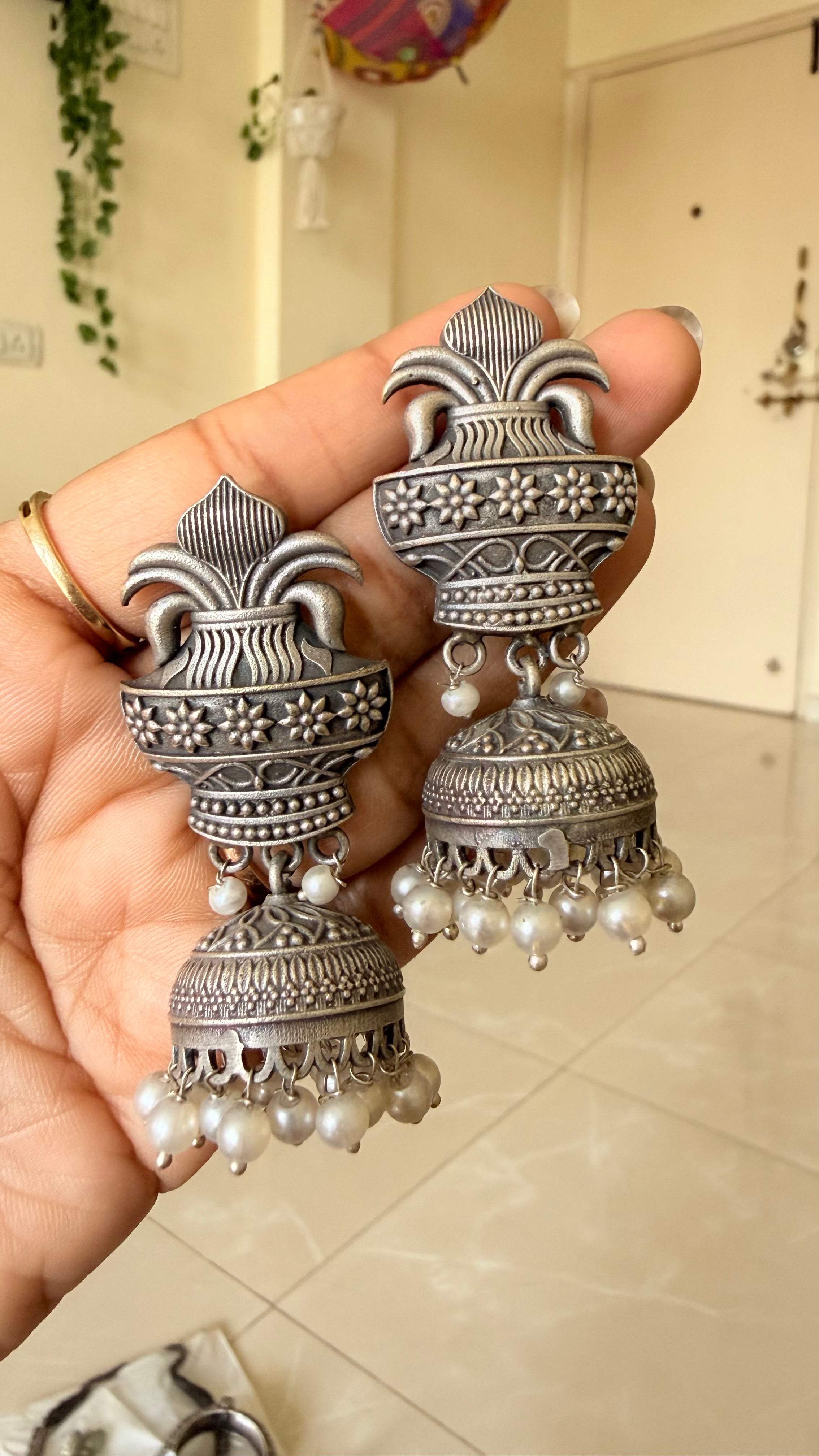 Rajwada Pearl Jhumka